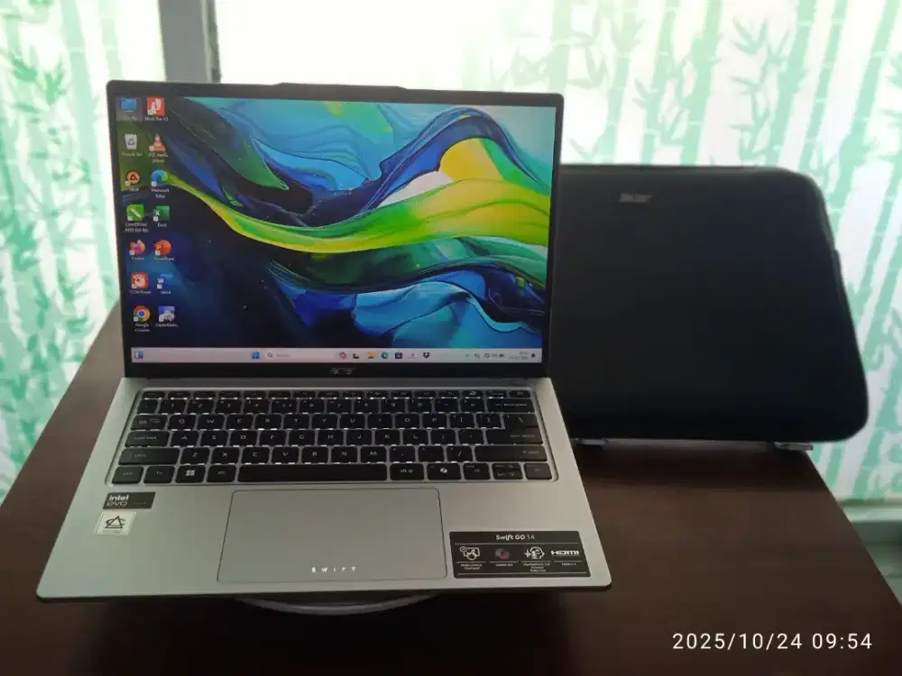 Laptop Second rasa baru Acer Swift Go Touchscreen  SFG14 37