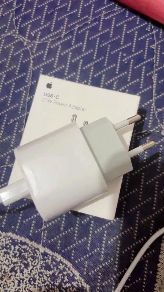DIJUAL CHARGER IPHONE BARU