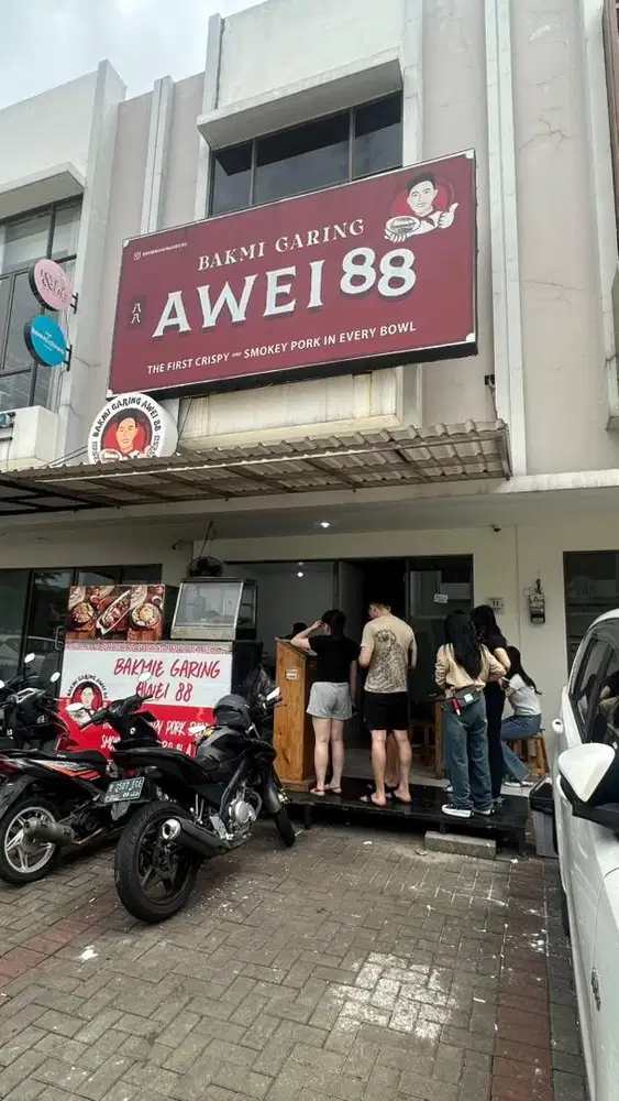 [BUTUH CEPAT] Waiter Bakmie Non Halal GADING SERPONG