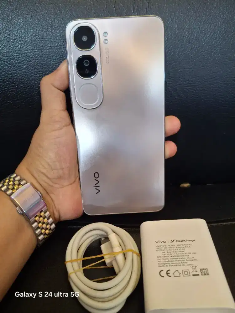 Vivo v40 lite 8/128