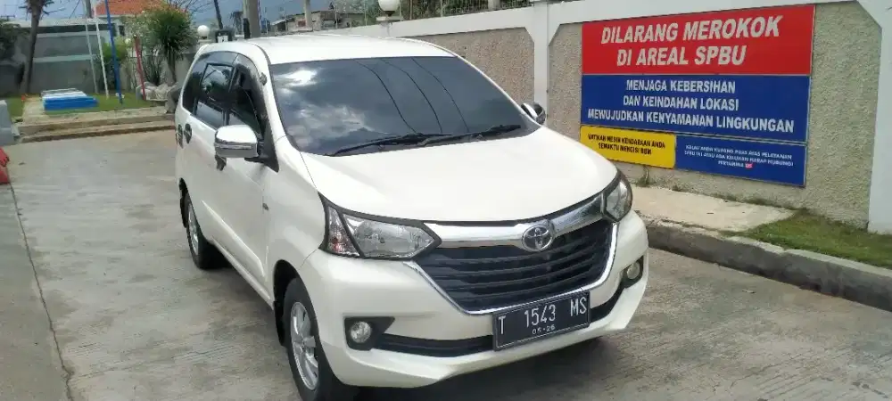 Avanza 1,3 G AT putih