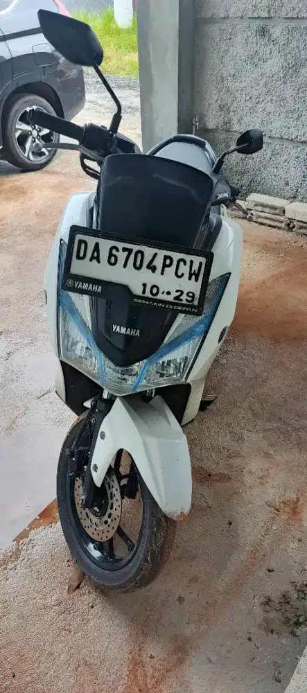 Yamaha lexi warna putih