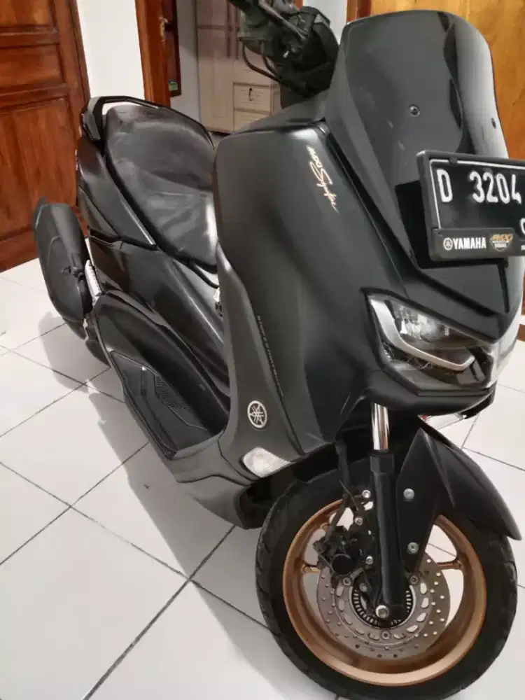 Nmax 160cc hitam 2021