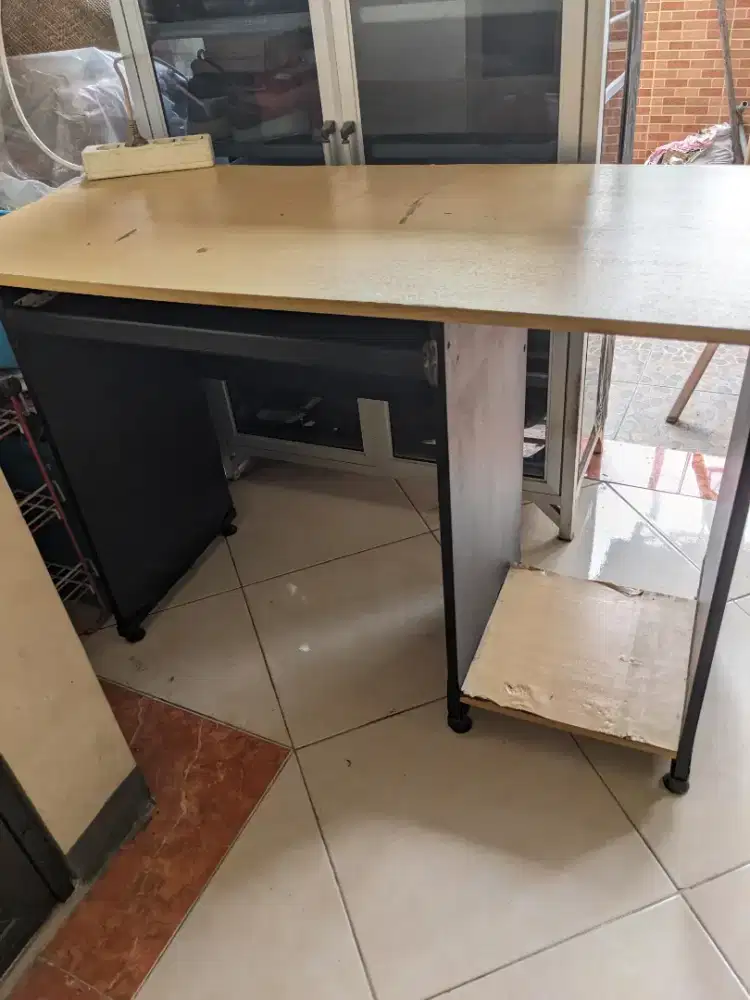 Meja Komputer/meja Belajar second
