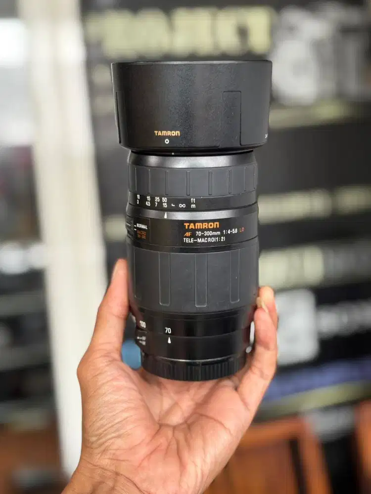 Tamron 70-300mm For Canon DSLR Bonus Hood