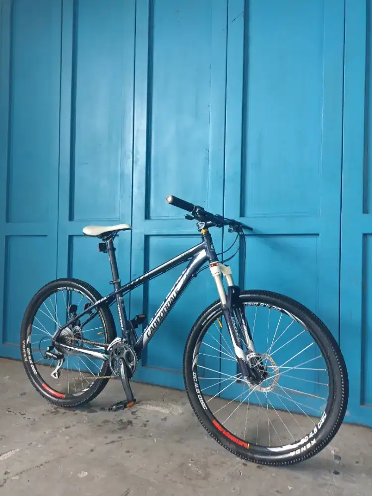 Sepeda cannondale trail five spt baru