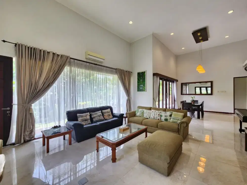 Dijual Rumah Exclusive View Danau di Kota Baru Parahyangan