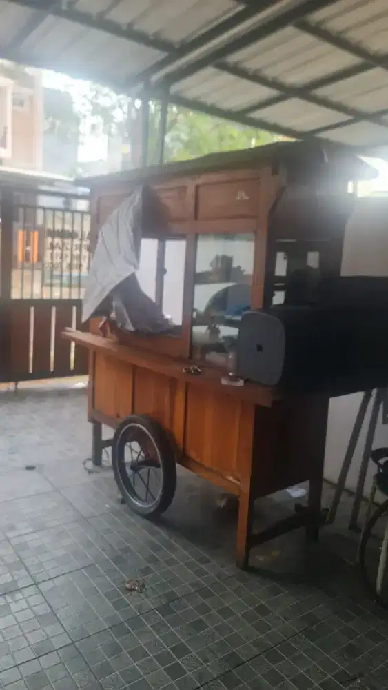 Gerobak bakmi gerobak soto
