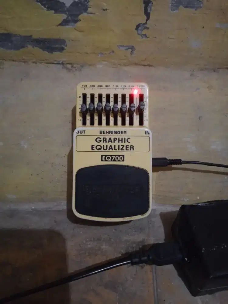 Efek Gitar EQ Behringer