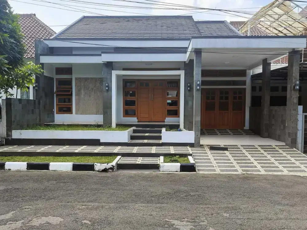 JUAL RUMAH LUAS SIAPHUNI KOMPLEK EXCLUSIVE ANTAPANI BANDUNG