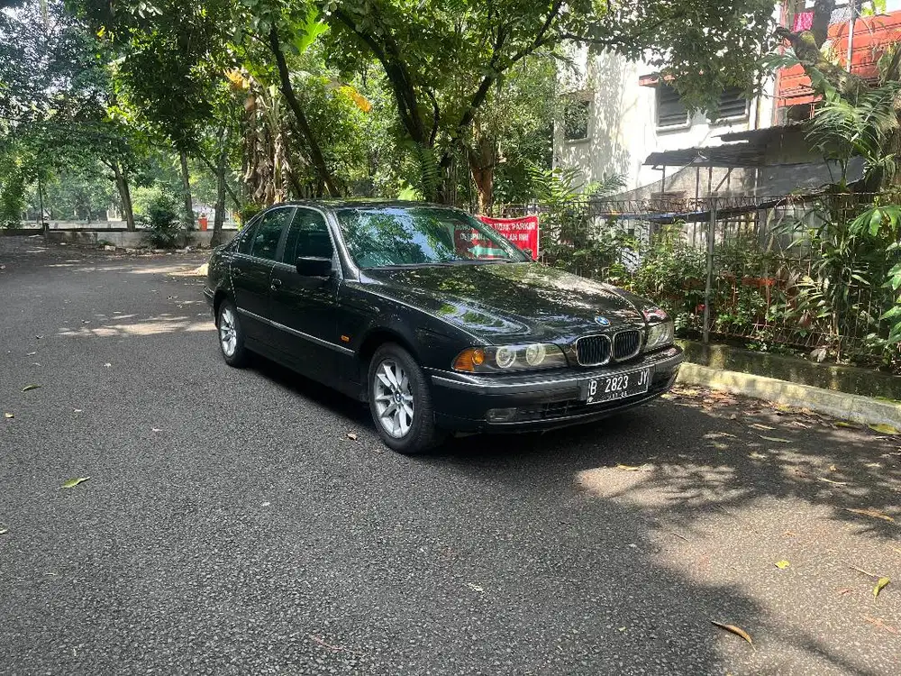 BMW E39 528i 1997
