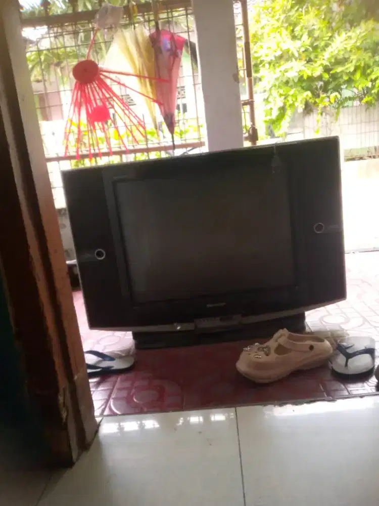 Tv Sharp 29 inchi