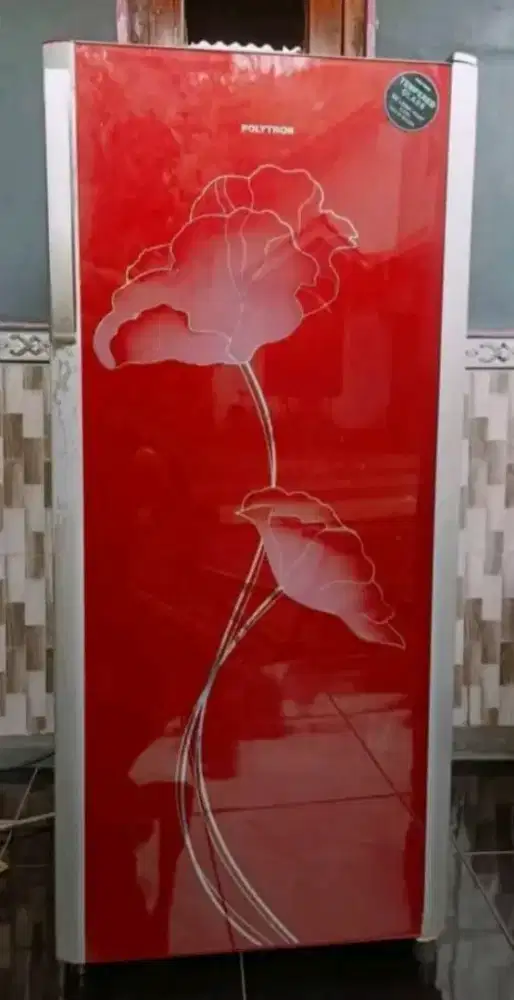 Kulkas Polytron pintu