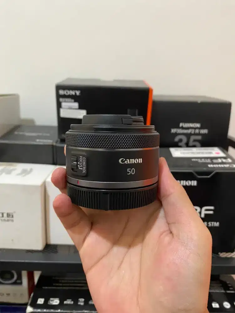 Lensa Fix Canon RF 50MM F1.8 STM