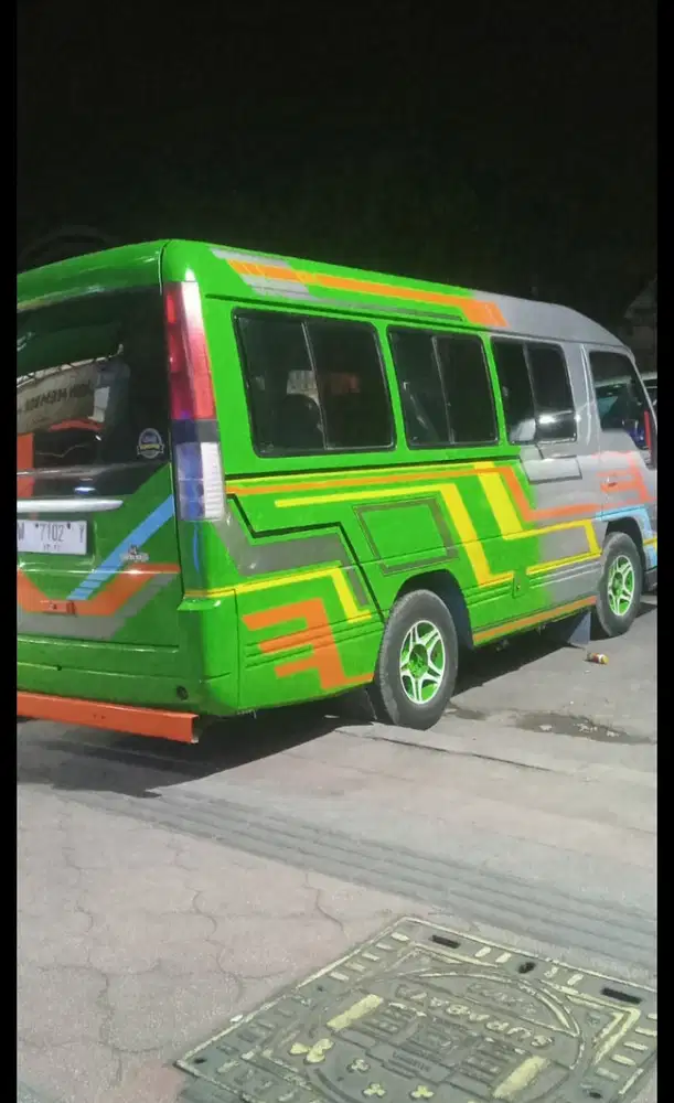 Isuzu Elf Minibus 2010 Diesel