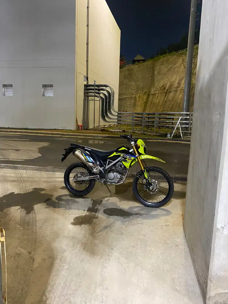 Di jual cepat klx 150 bf tahun 2021