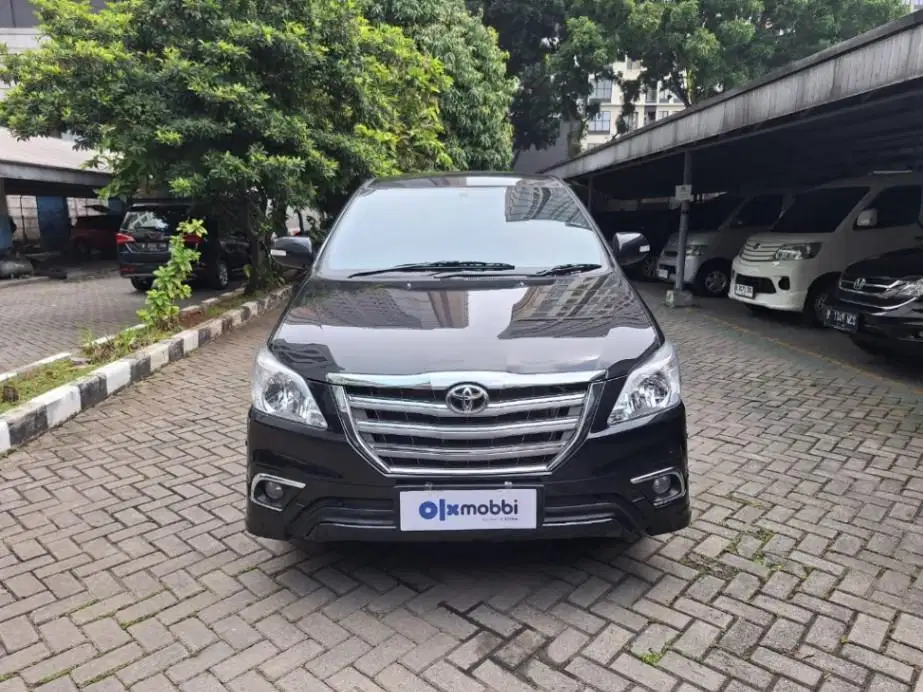 DP MURAH Toyota Kijang Innova 2.0 V Luxury Bensin-AT 2013 Silver CTRJB