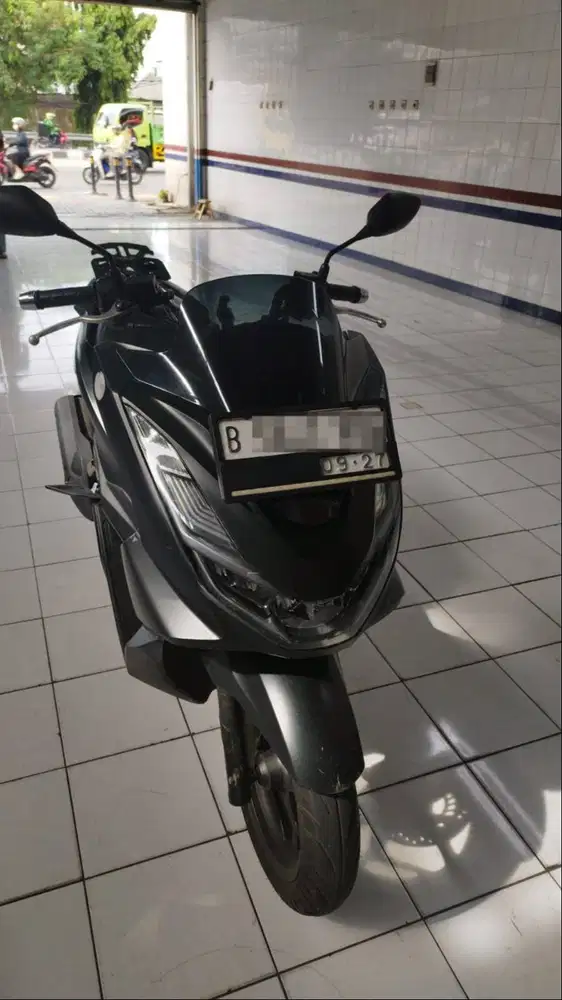 HONDA PCX 160 HITAM DOFF CBS TANGAN PERTAMA GOOD CONDITION