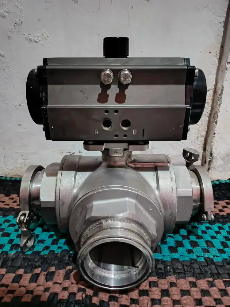 Ball valve actuator CF8M 1000 WOG 3