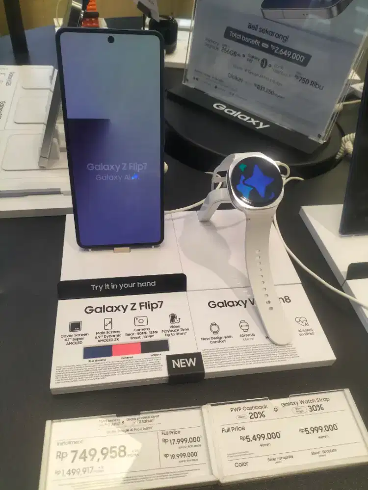 Samsung galaxy Z flip7 Ram 12 /256GB