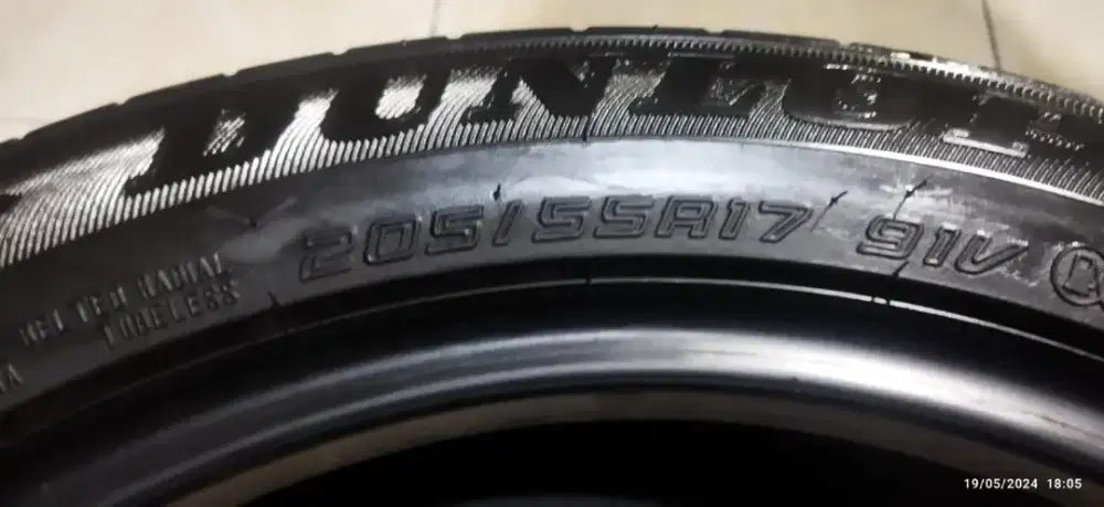 Ban mobil dunlop R17