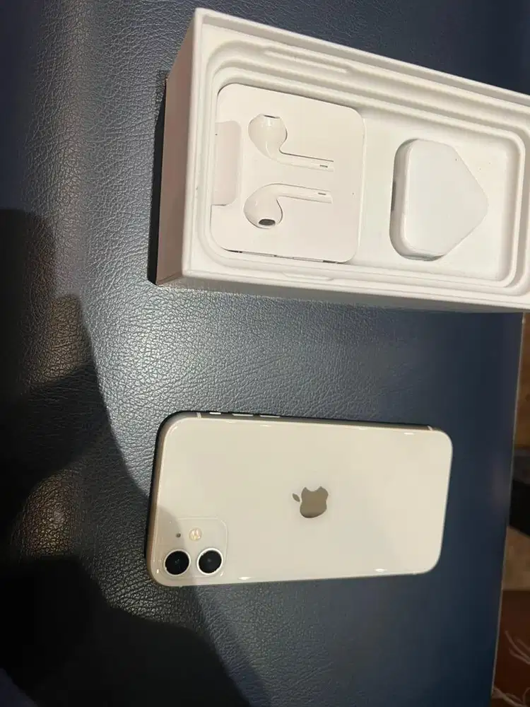 iphone 11 128gb icloud kosong