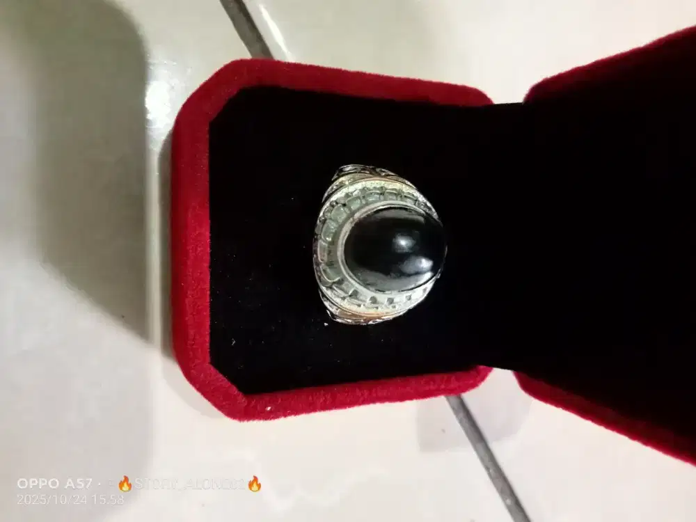 Akik batu klulut