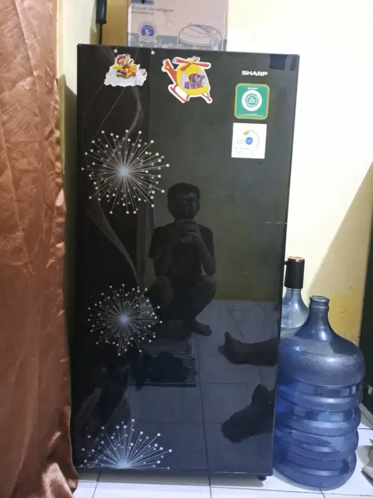 Di jual kulkas sharp 1 pintu