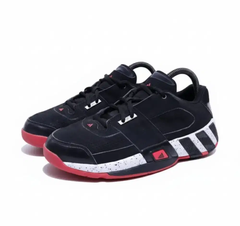 Sepatu Basket Adidas Regulate Size 40