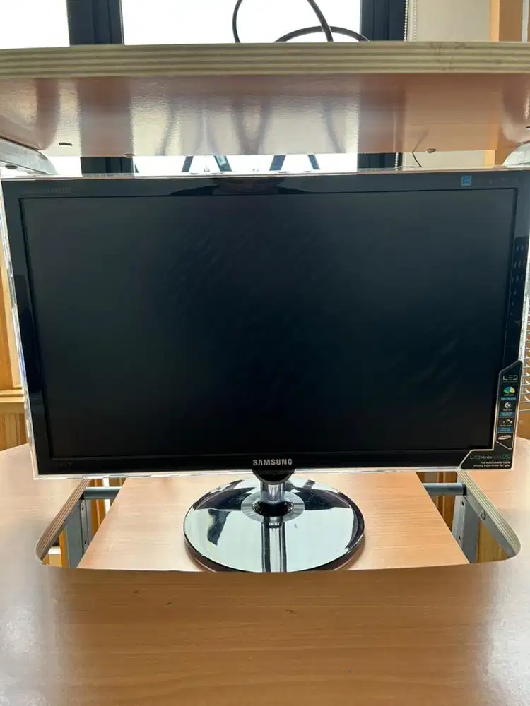 Layar monitor screen Samsung 23 inch kondisi burn in