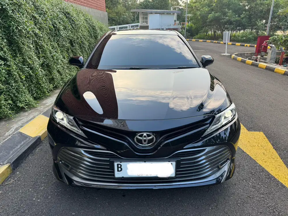 Jual Toyota Camry V 2019 LOW KM