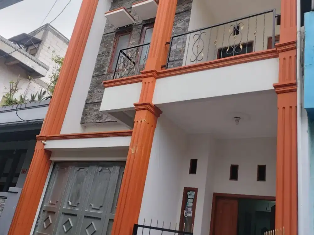 Dijual Rumah 2 lantai area Antapani  ,kota bandung