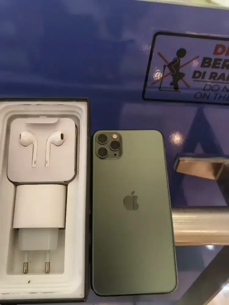 Iphone 11 pro max 256gb banyk apple baru