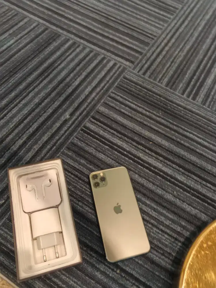 Iphone 11 pro max 256gb pasti berasa baru