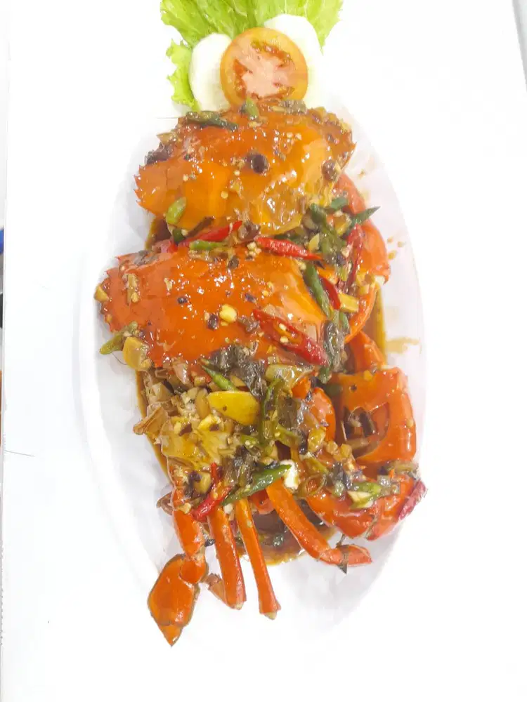 Cheff cowok untuk rumah makan seafood