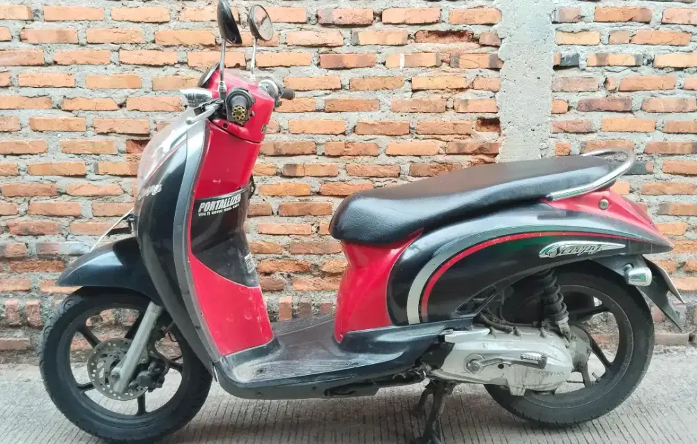 Scoopy Merah Hitam 2012