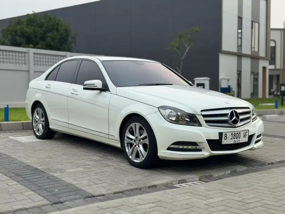 Mercedes-Benz C200 CGI Sport Matic 2014 Putih AT