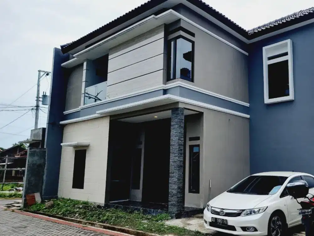 Rumah cantik modern 2 Lt 160 m2 dekat Rs Oen Solo Baru