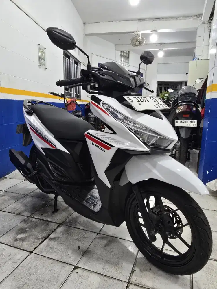 DIJUAL CASH HONDA VARIO 125 CBS LED OLD THN 2015 PAJAK IDUP SIAP PAKAI