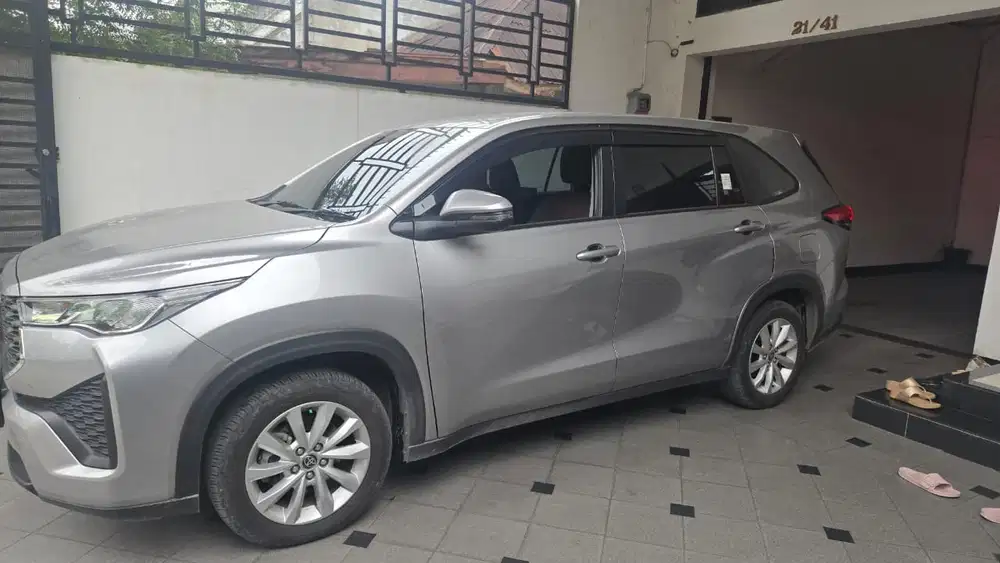 Toyota Kijang Innova 2023 Bensin