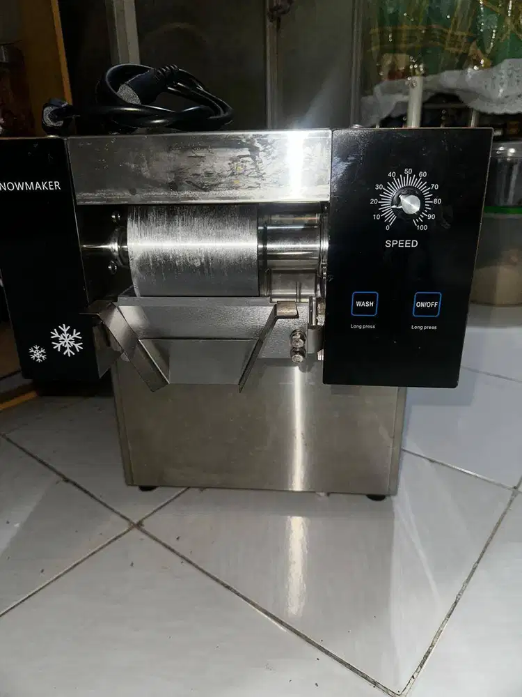 DI JUAL : MESIN ES ICE BINGSO / SNOW ICE MAKER (KONDISI 95%)