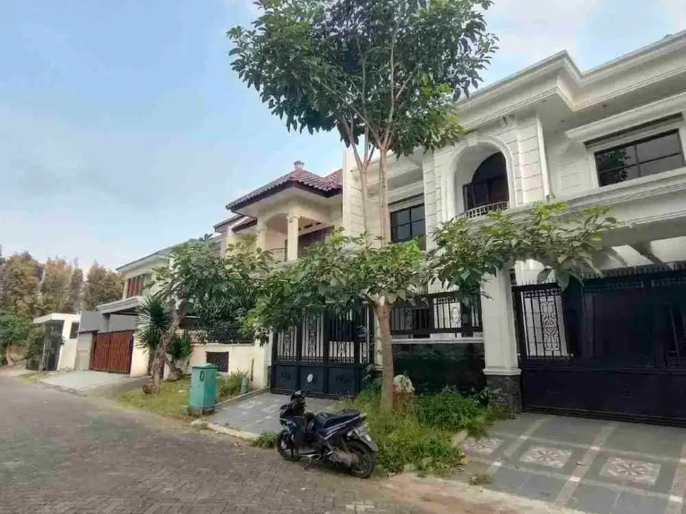 Rumah American Araya Golf Malang