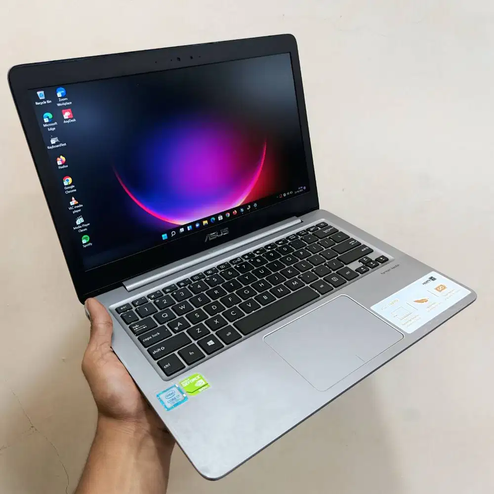 Asus Zenbook UX310U core i7 7500U 8/256Gb Nvidia Geforce 940mx Win 11