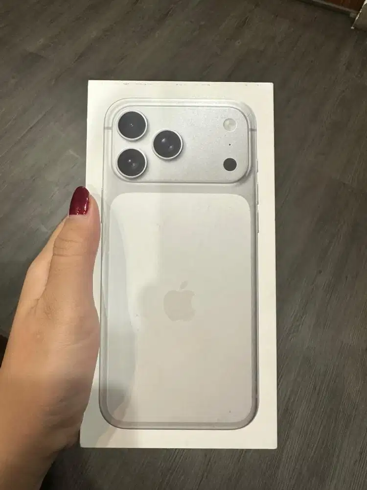 Iphone 17 promax 256gb silver iBox