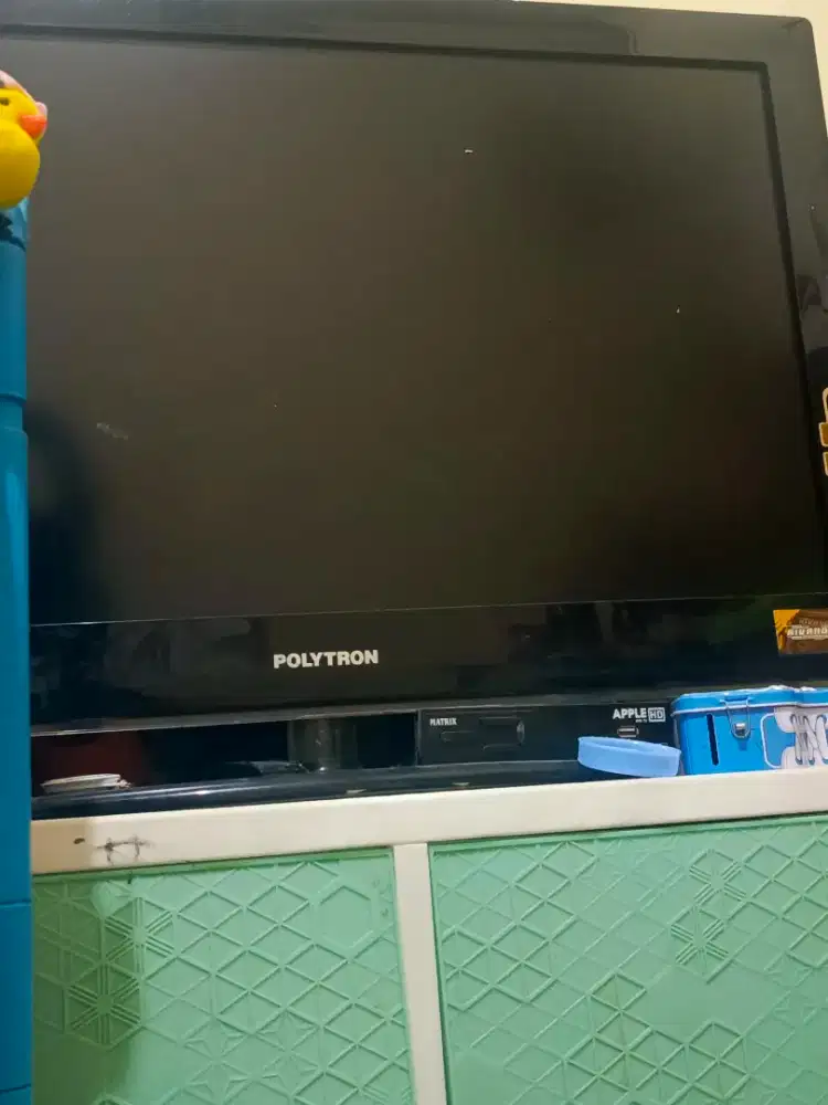 TV POLYTRON BEKAS