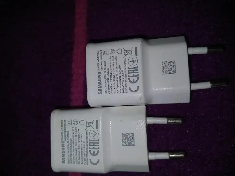Chargernya saja(tanpa kabel)baru samsung dua duanya baru