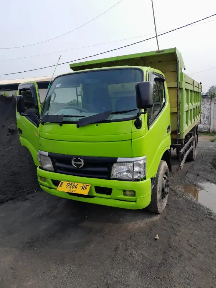 Dijual Cepat Truk