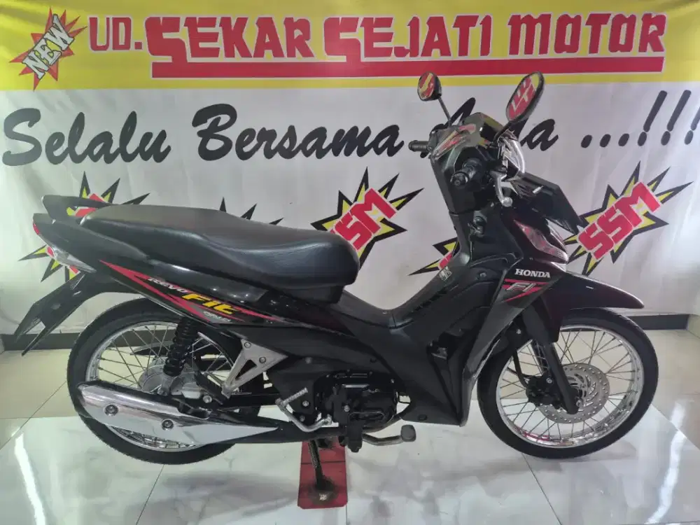 Revo fit fi spoek 2019 plat L tersedia.