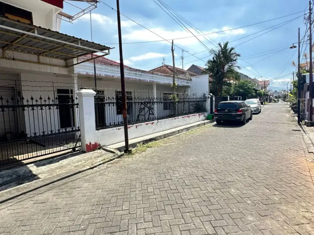 DIJUAL RUMAH JALAN BUNGA-BUNGA SUHAT KOTA MALANG COCOK UNTUK KOST DEKAT KAMPUS UB