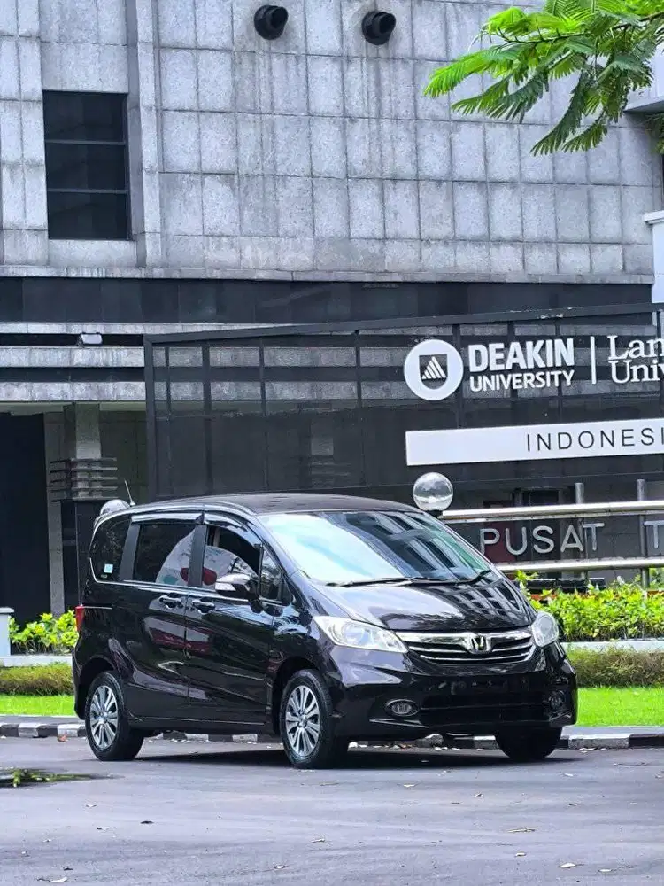DP 19JT // HONDA FREED E PSD 1.5 AT 2013 FACELIFT